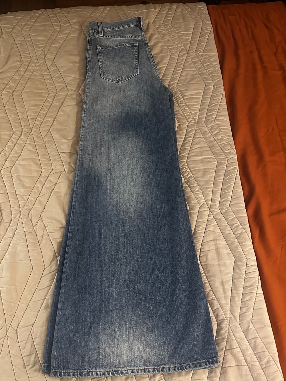 Frame Denim Wide-Leg Jeans in Faded Blue Wash